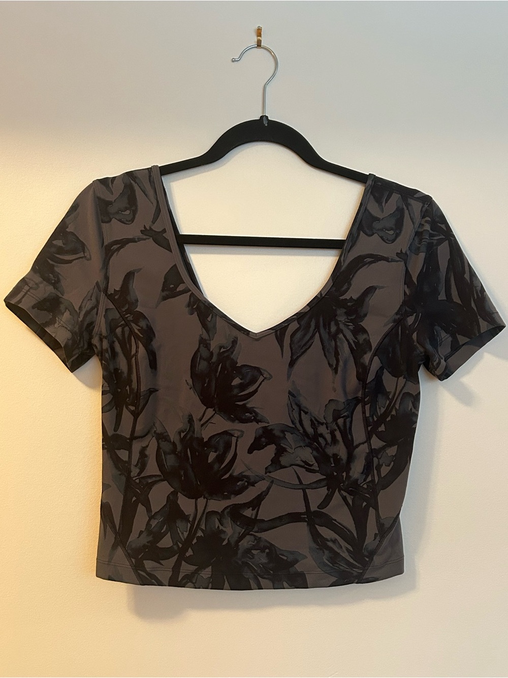 Lululemon V-Neck Floral Print Top in Charcoal Black